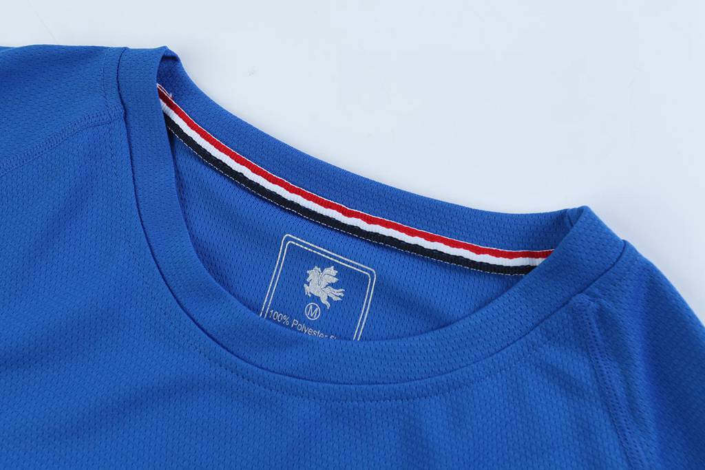 修身運(yùn)動短袖 舒適透氣跑步訓(xùn)練速干T恤細(xì)節(jié)展示