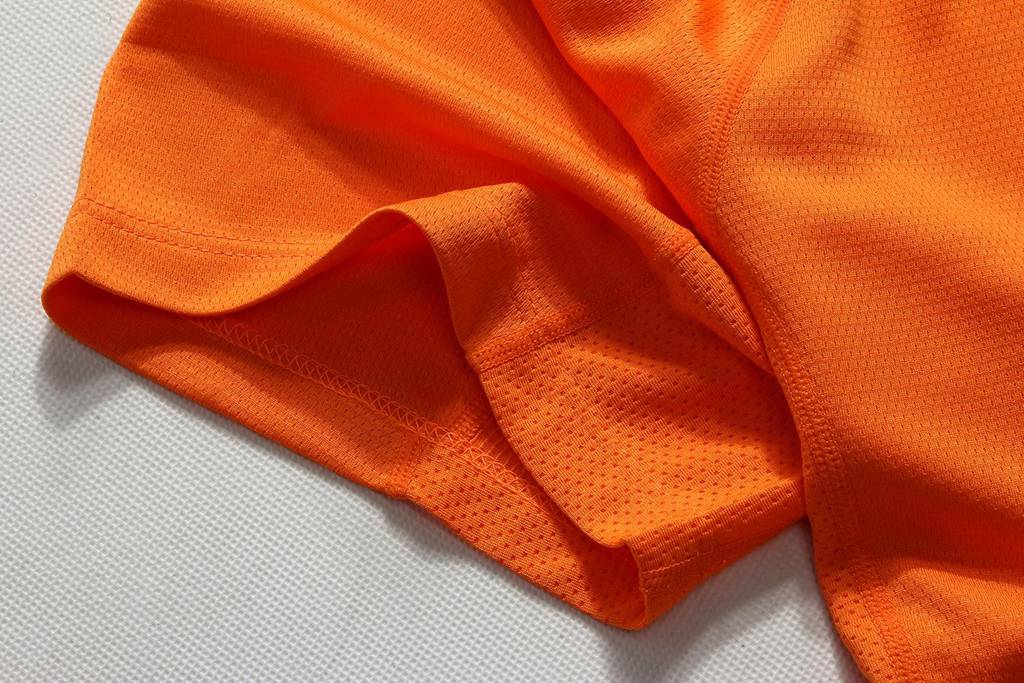 修身運(yùn)動短袖 舒適透氣跑步訓(xùn)練速干T恤細(xì)節(jié)展示