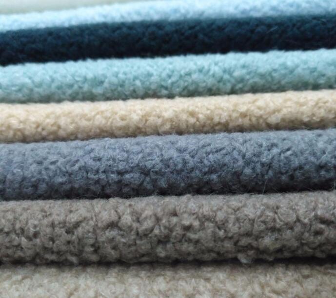 誰懂定制衛(wèi)衣大概的費用是多少？